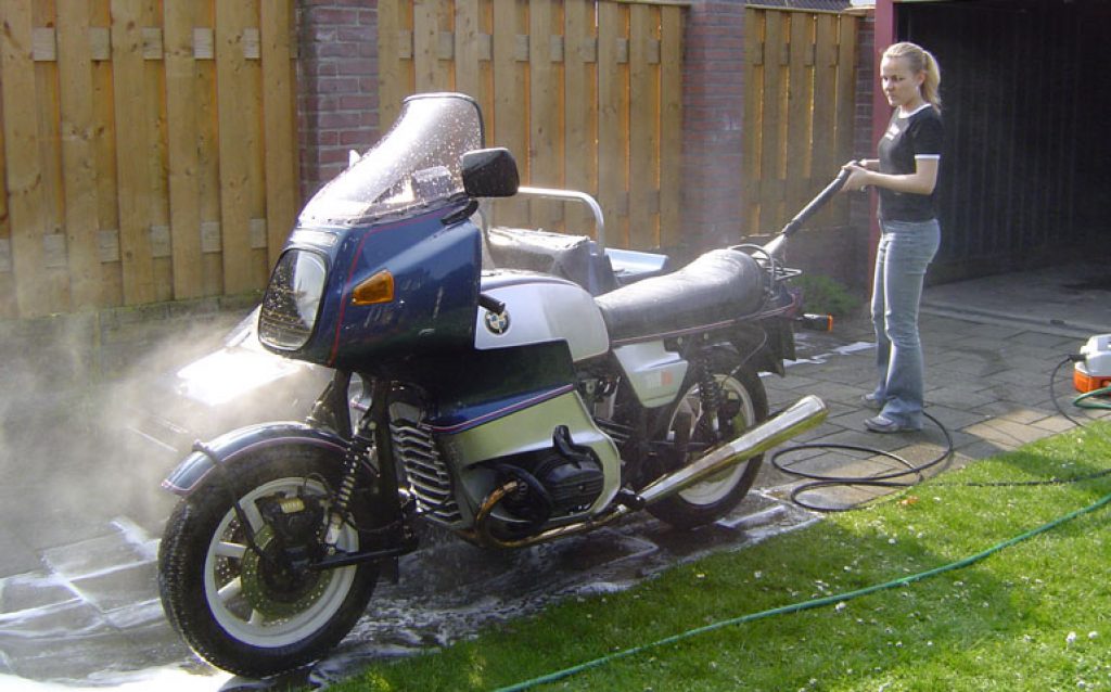 How to Wash a Motorcycle - Our Step-by-Step Guide for 2021