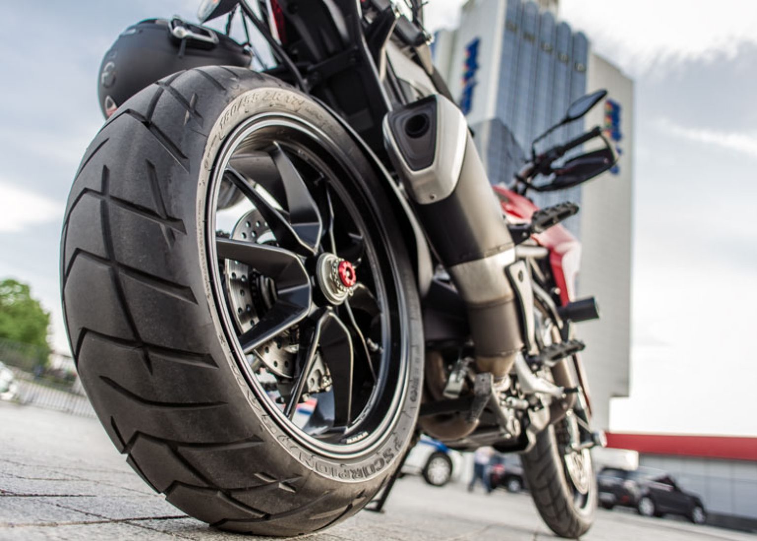 Best Motorcycle Track Tires Reviewed for 2021 Road Racerz